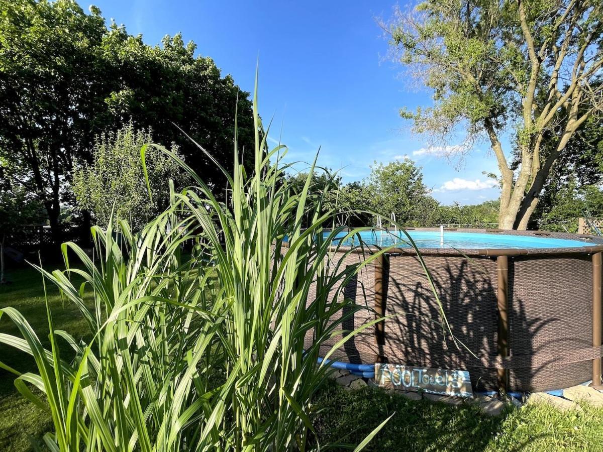 Schaumburg Paradise Oasis With A Secret Garden And Private Pool Εξωτερικό φωτογραφία
