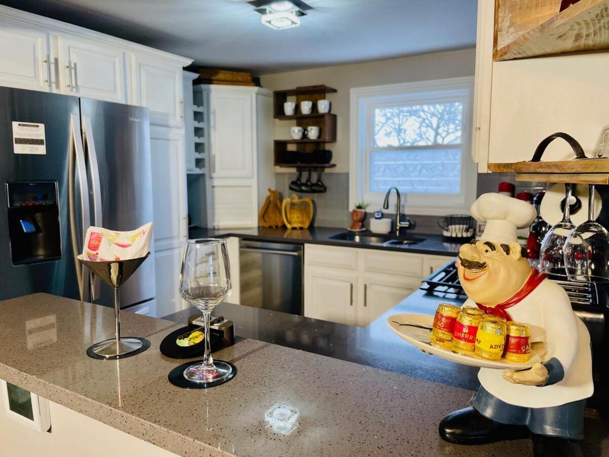 Schaumburg Paradise Oasis With A Secret Garden And Private Pool Εξωτερικό φωτογραφία